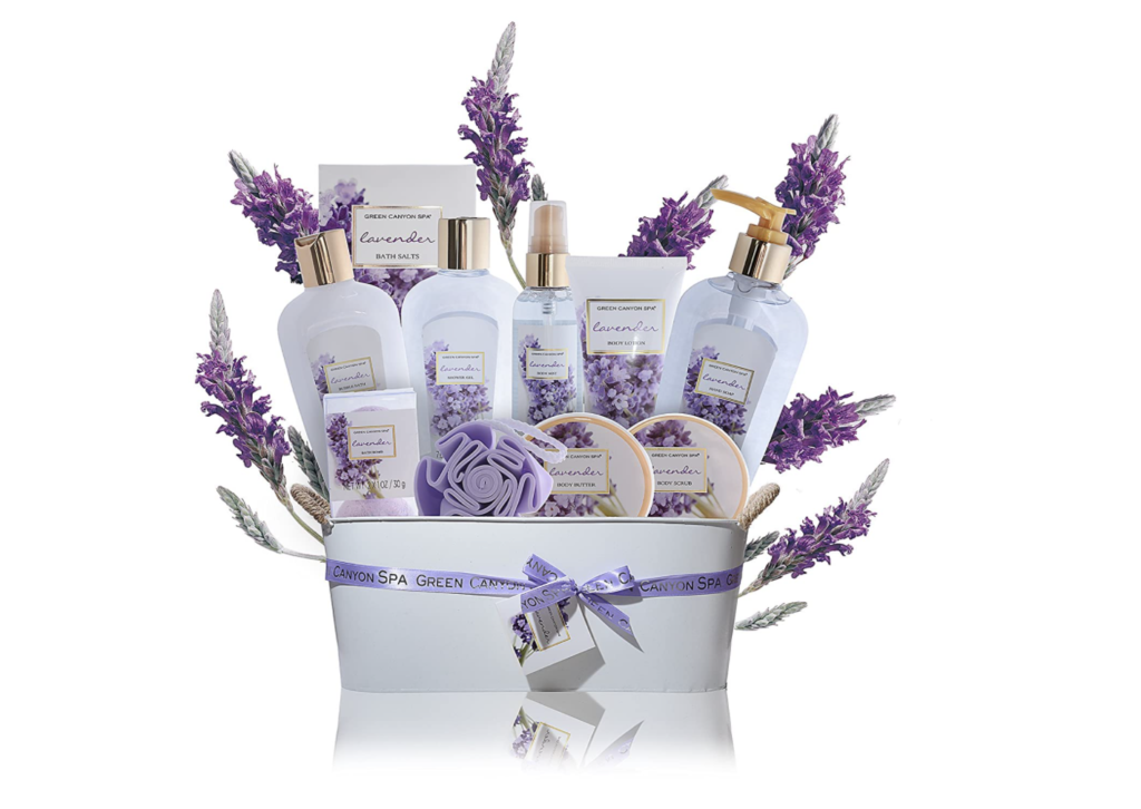 Gift set with lotions and olis in lavendar